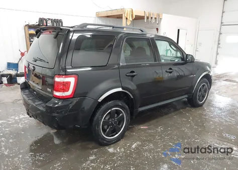 2011 Ford Escape Xlt z USA, uszkodzony, nr VIN 1FMCU9DG8BKC51560